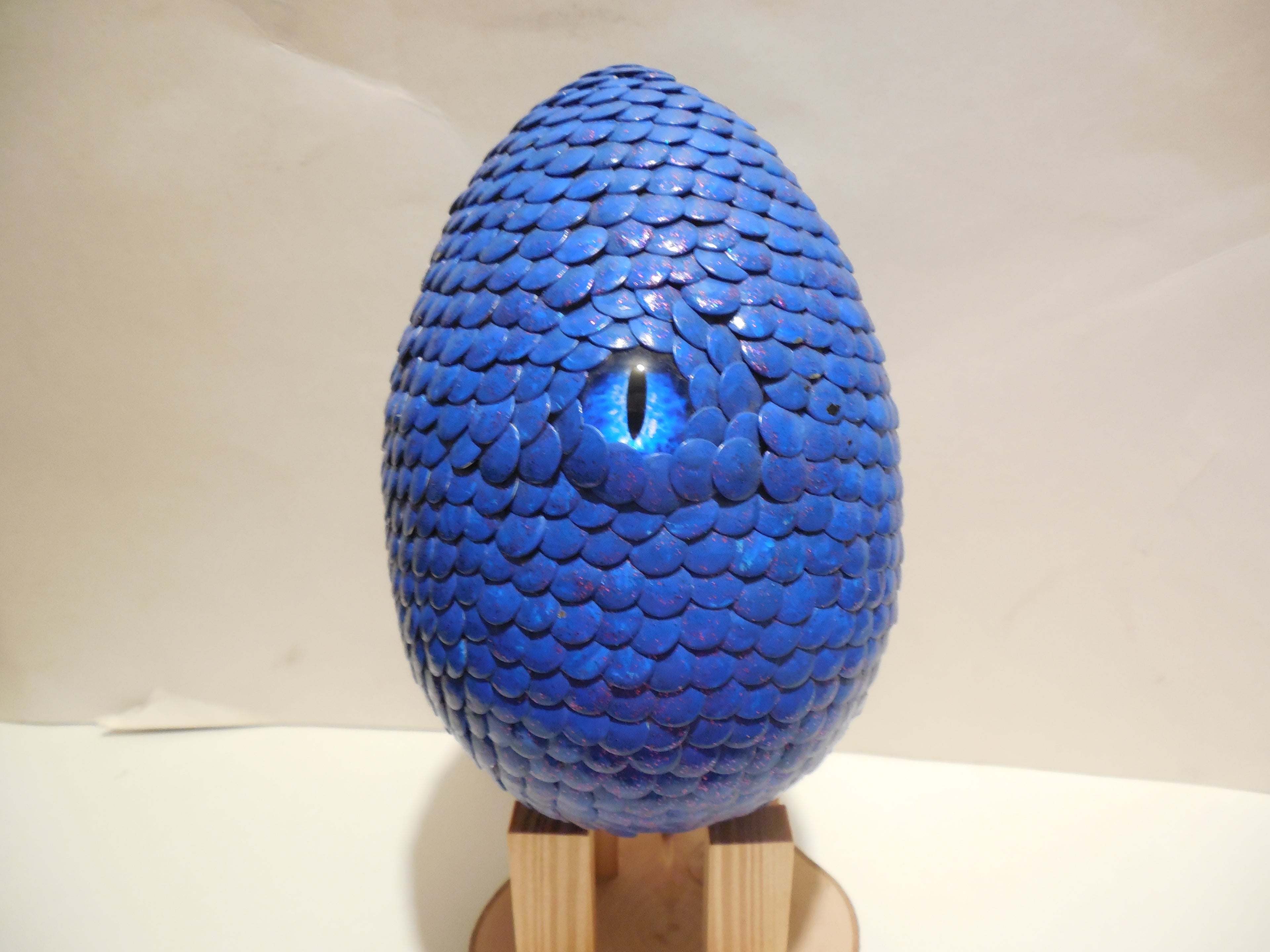 Dragon Eggs Blue Large with Eyes
